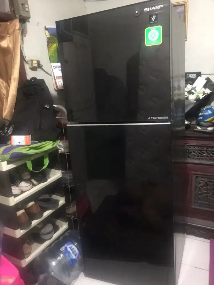 Kulkas sharp refrigerator 2 pintu mulus no minus