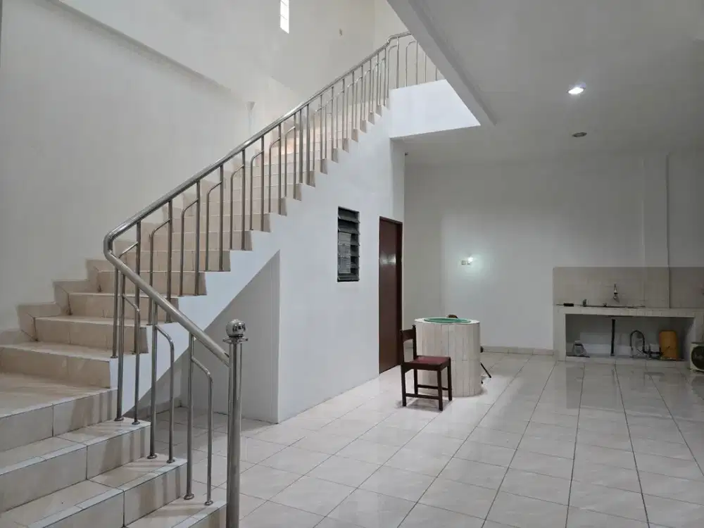 Rumah Dijual Taman Sari High Ceiling Sirkulasi Udara Bagus Full Renov