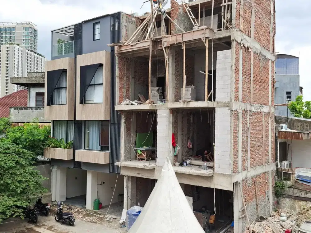 Dijual Rumah 4 Lantai Unfurnished SHM Dekat Kemayoran, Akses 1 Mobil