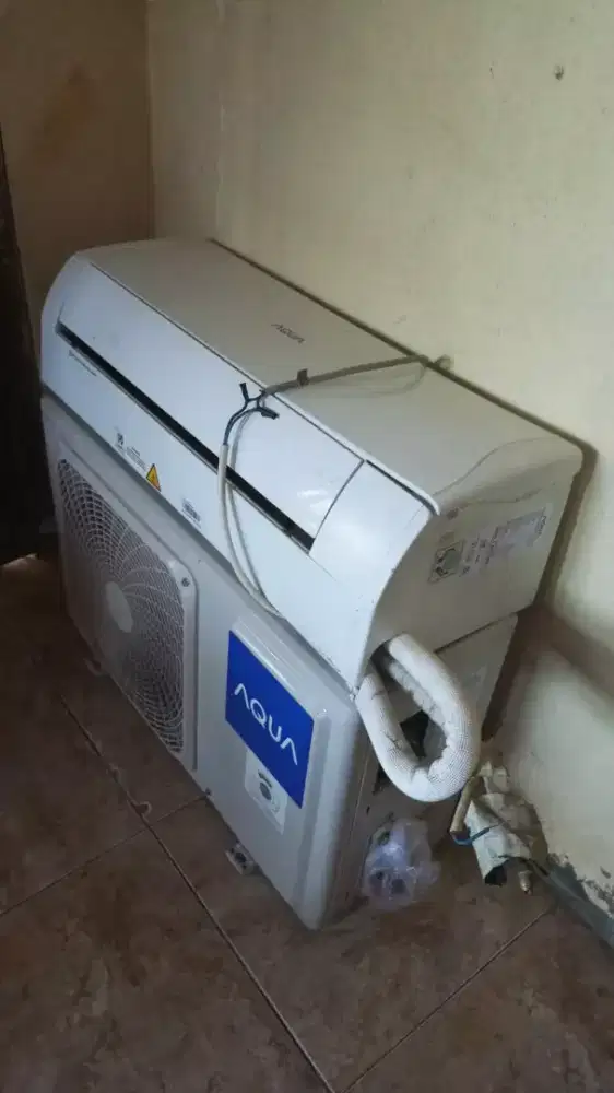 dijual AC AQUA 1/2PK kondisi 80%