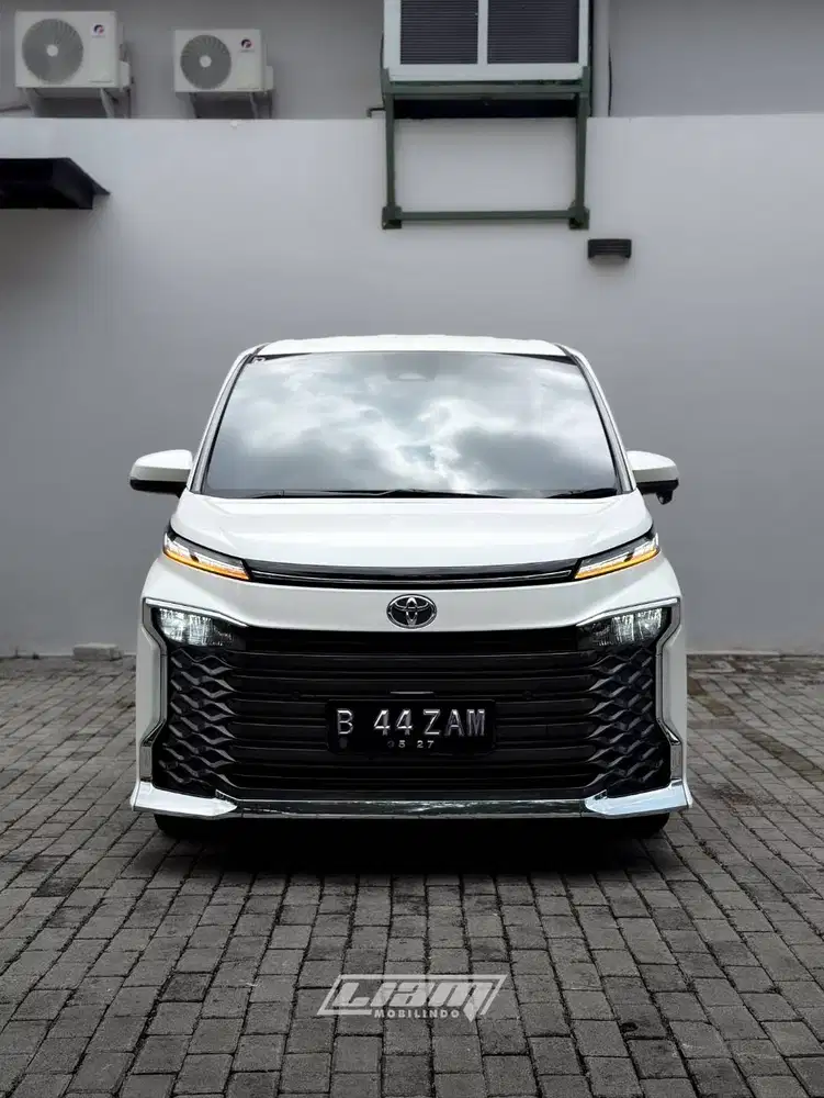 VOXY 2023 MATIC ANTIK LOW KM