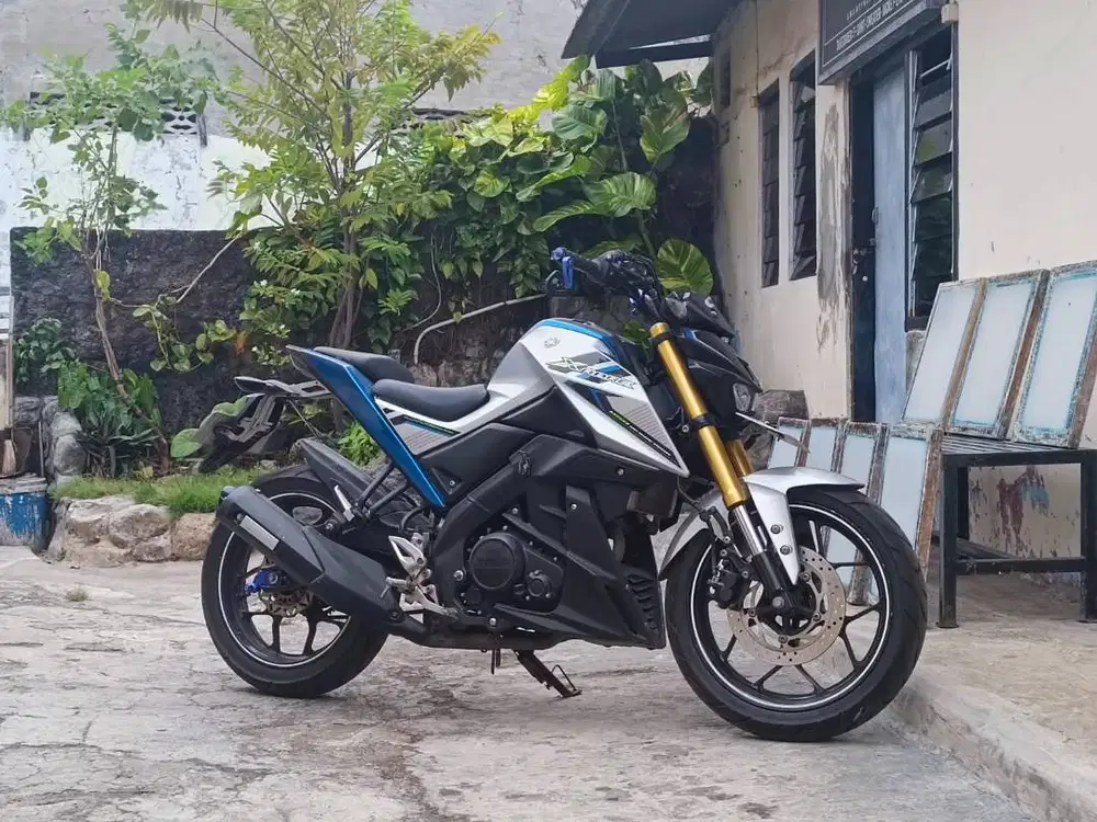 Yamaha Xabre Biru Silver 2016