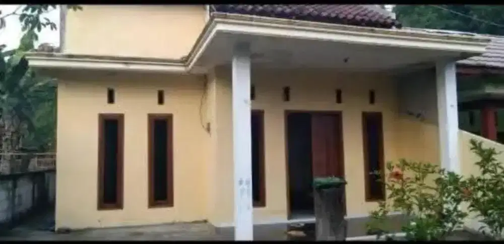 Rmh pribadi djual (lokasi sblh kolam renang Tirta wulandarie persis)