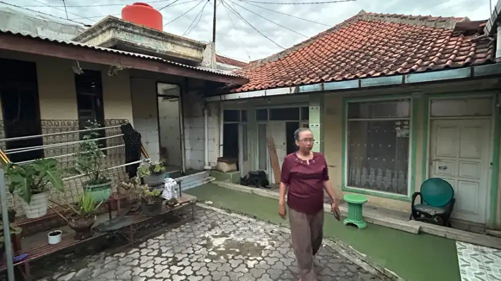 Dijual cepat rumah plus halaman