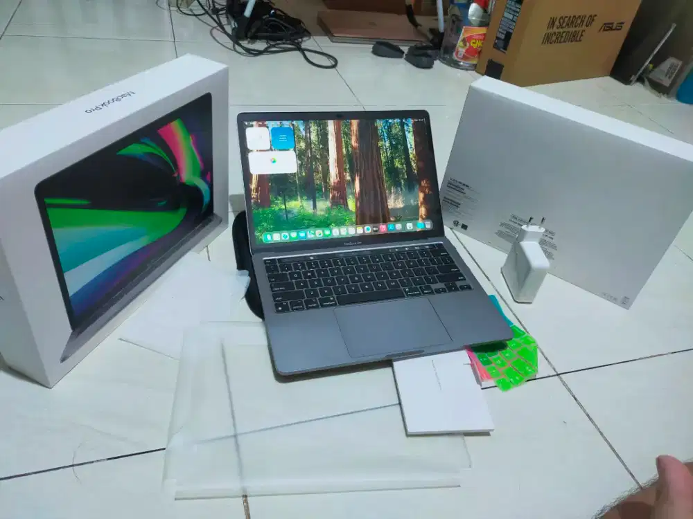 Dijual MacBook M1pro TOUCHBAR cc 25 Ram 8GB DDR4 SSD 256GB Mulus Lngkp