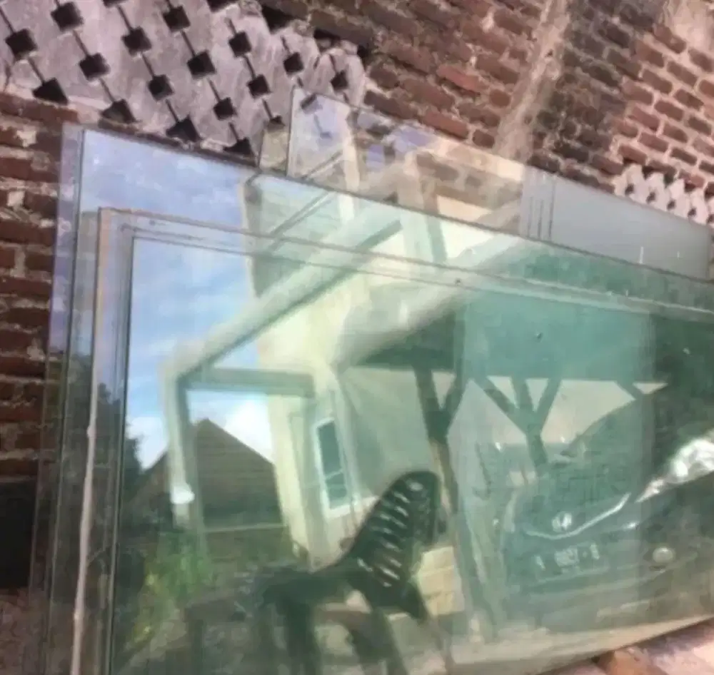 Kaca tempered bekas 12mm