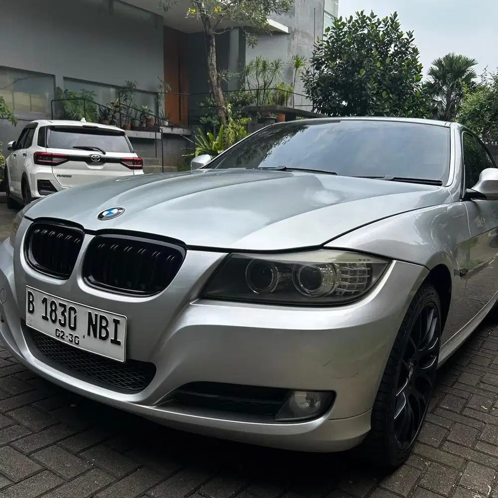 2009 E90 LCI, Facelift, Silver On Black