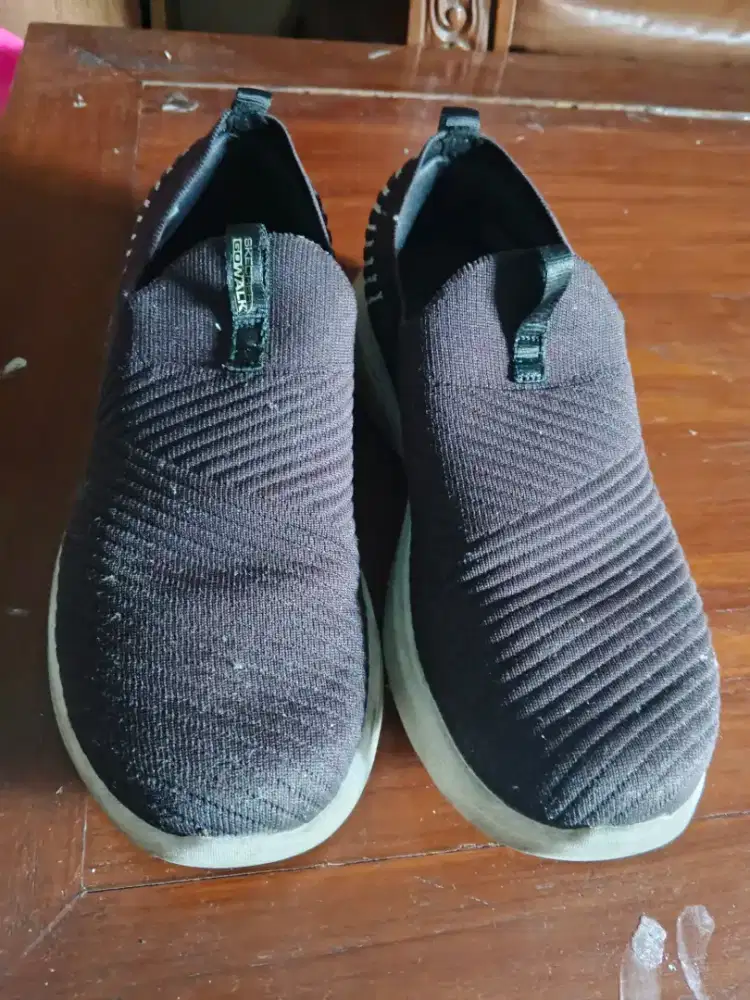 Sepatu Sketchers Go Walk Air 2.0 Ocean Strip warna hitam size 37