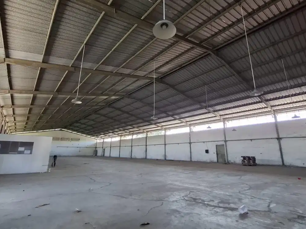 Sewa segera gudang bagus terawat akses strategis masuk kontainer 40ft