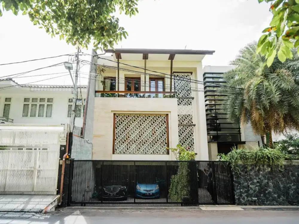 Disewakan Rumah 3+1 BR Luas 320m2 Senopati Area Strategis Unit Jakarta Selatan