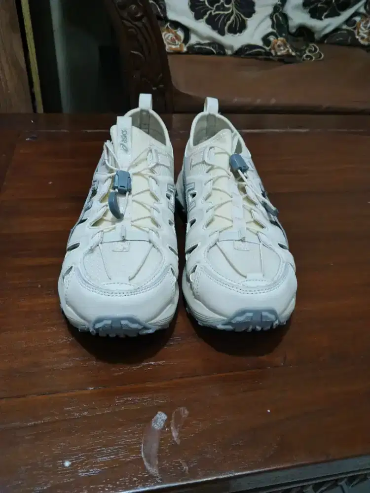 Sepatu Asics Gel Sonoma SE