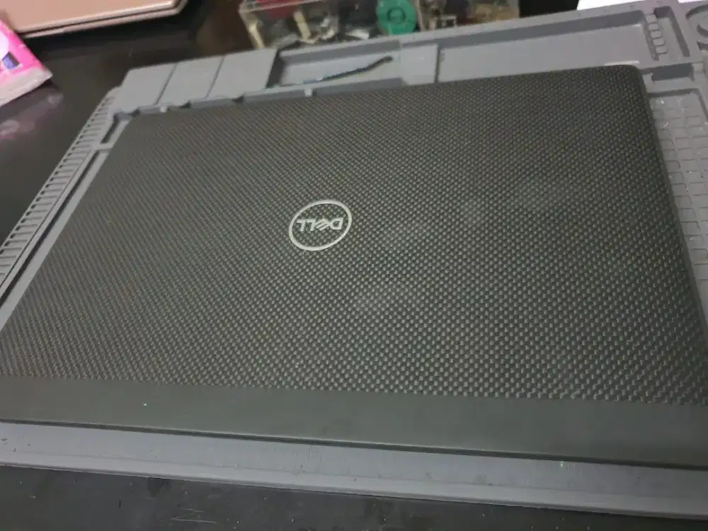 Laptop dell latitude 7300