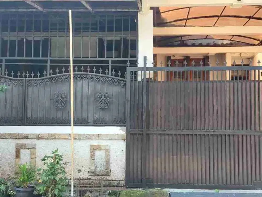 dijual rumah di tengah kota cipta graha pasteur