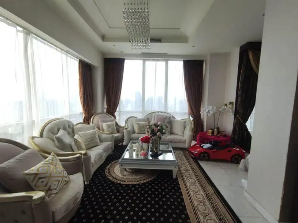 Rent The Peak Penthouse with 4 bedrooms and luxury furnished