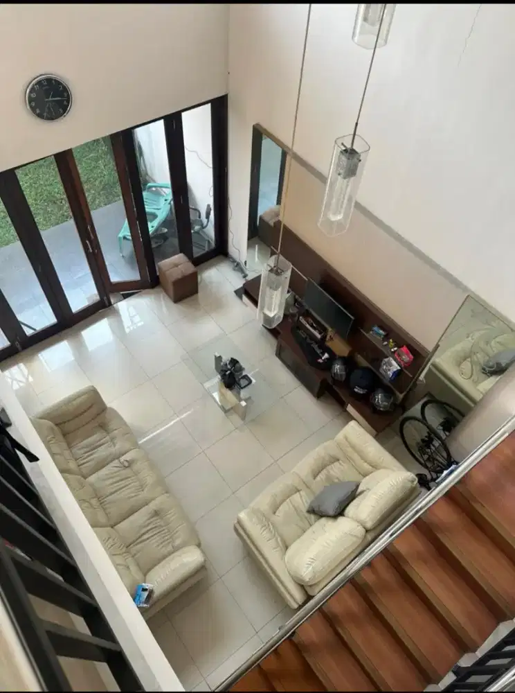 Disewakan rumah besar dan nyaman fullfurnish di singgasana bandung