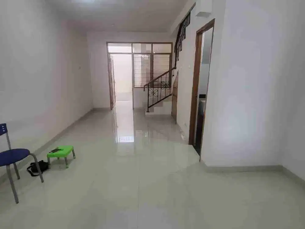 Disewa Murah Rumah 2 lantai di kelapa Gading