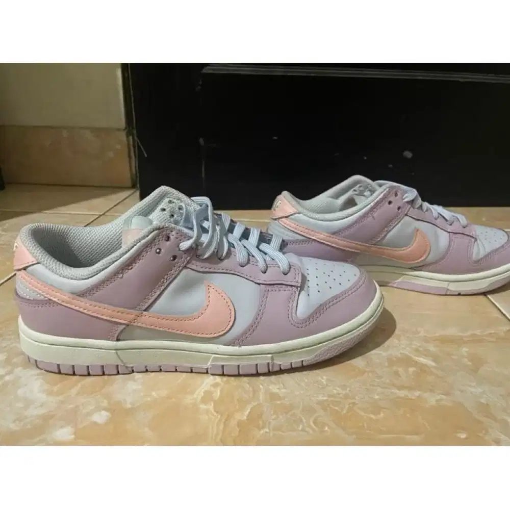 Preloved Nike Dunk Low Women Easter 2022
