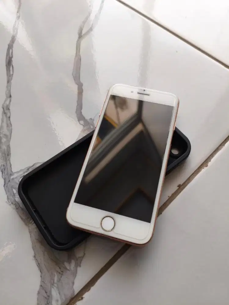 Iphone 8/64 Gold