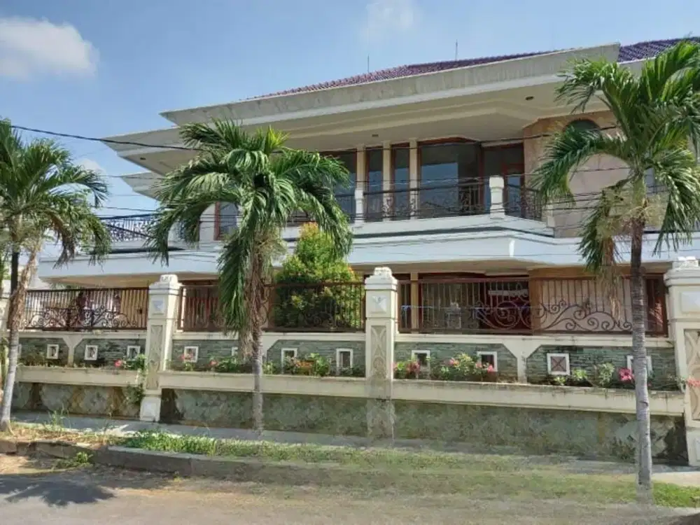 DI JUAL RUMAH HOOK FULL FURNISH CLASSIC TROPIS STYLE,  JL. SERUNI SURABAYA PUSAT