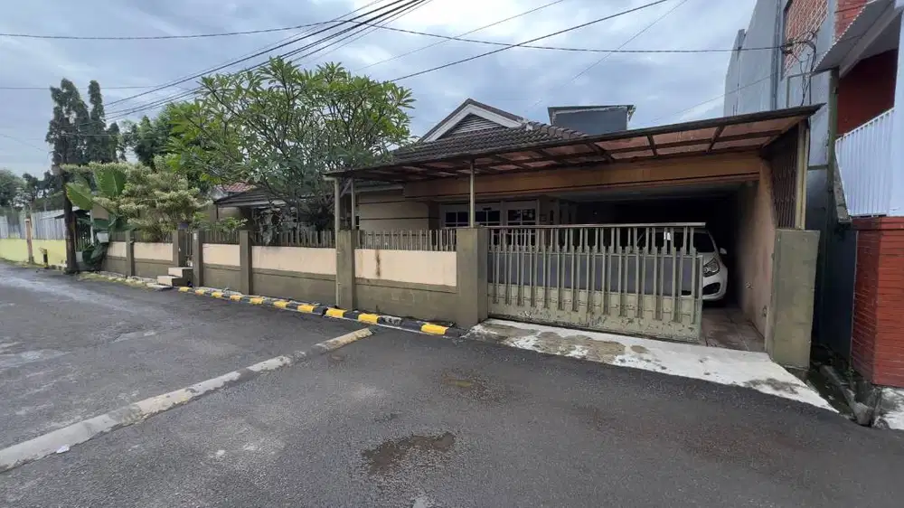 RUMAH DIJUAL Lokasi Strategis +/- 5 Menit dari Tol Kopo