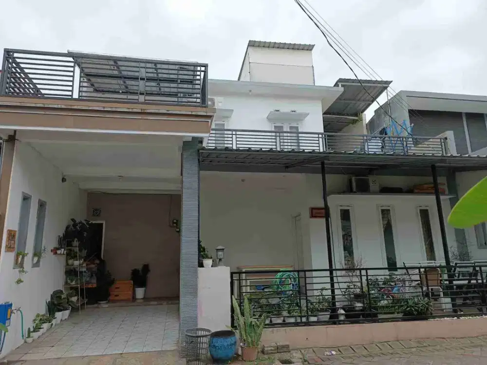 RUMAH MEWAH DEKAT KAMPUS UMM DAN SUHAT