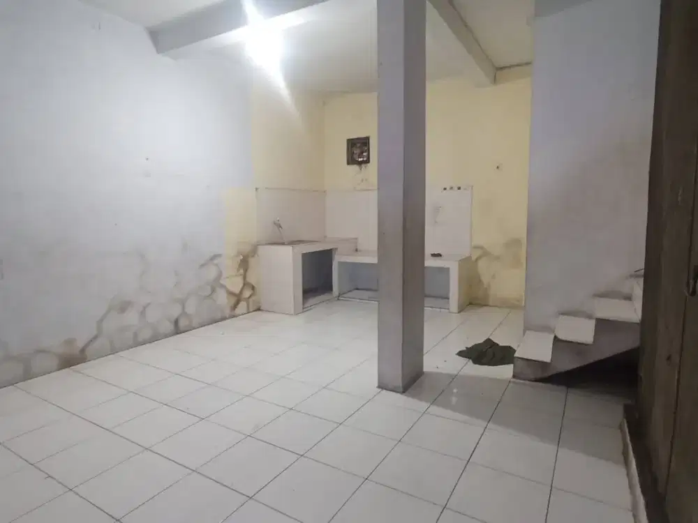 RUMAH PADEMANGAN EX KONVEKSI UK 5.3x14 3LT SHGB ROW 1 MOBIL LEBAR