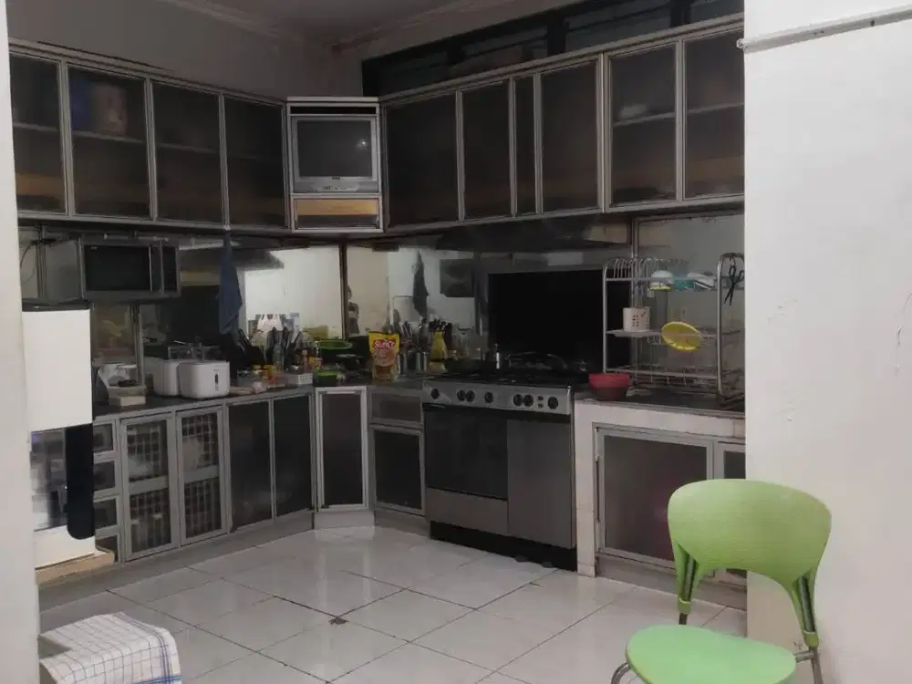 RUMAH PADEMANGAN ROW JALAN 1 MOBIL LEBAR SHM UK 5X13.6 3LT FULL