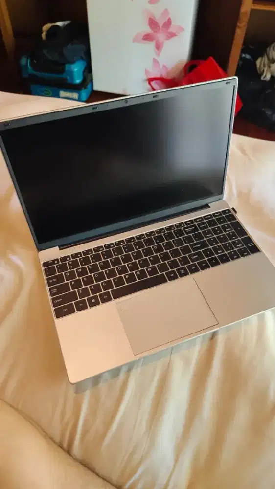 LAPTOP RENDERING GAMING