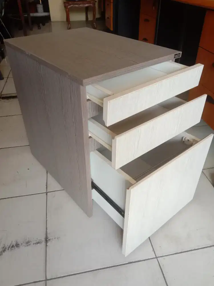 Drawer moderen vinoti