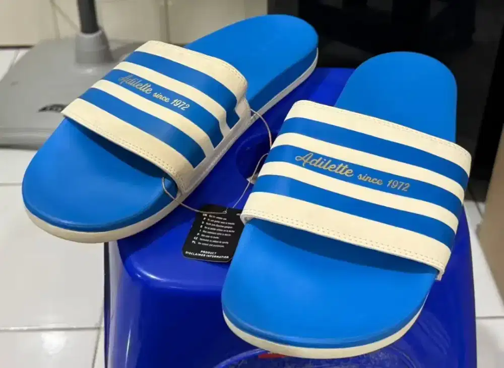 Sandal ADIDAS ADILETTE COMFORT size 46/29cm kondisi Baru warna langka