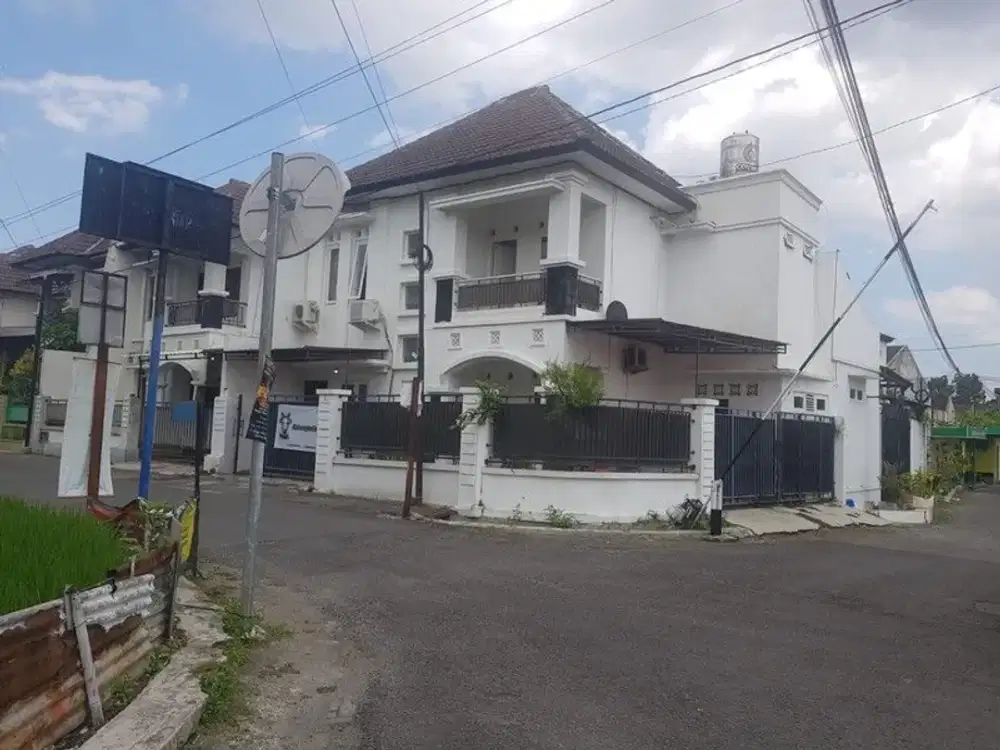 Rumah Dalam Perum Di Jalan Godean Km 4, Ngestiharjo, Kasihan, Bantul