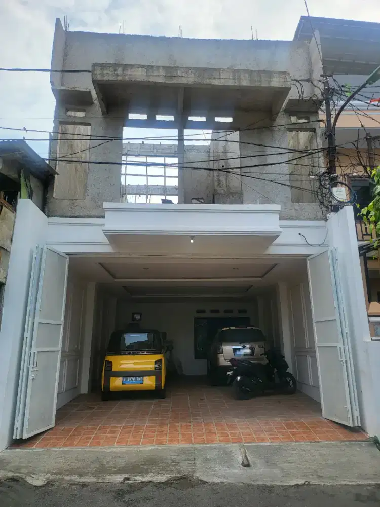 Dijual rumah setengah jadi di Halim jaktim terima surat hak milik