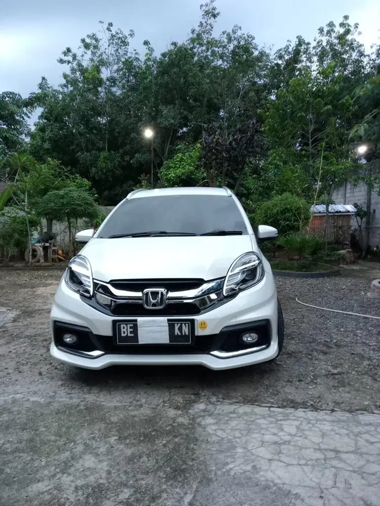 Honda Mobilio tipe RS