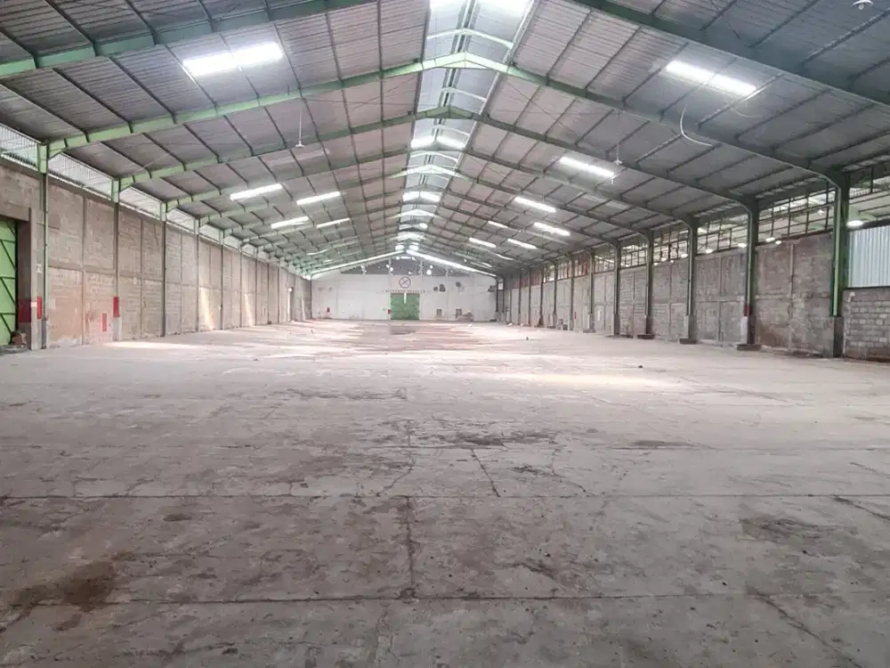 Disewakan gudang raya margomulyo ,deket tol