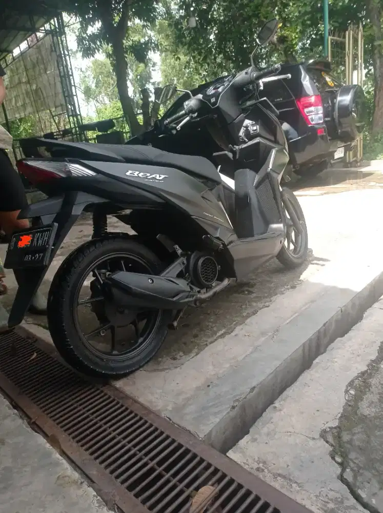Jual motor Honda beat warna hitam mulus