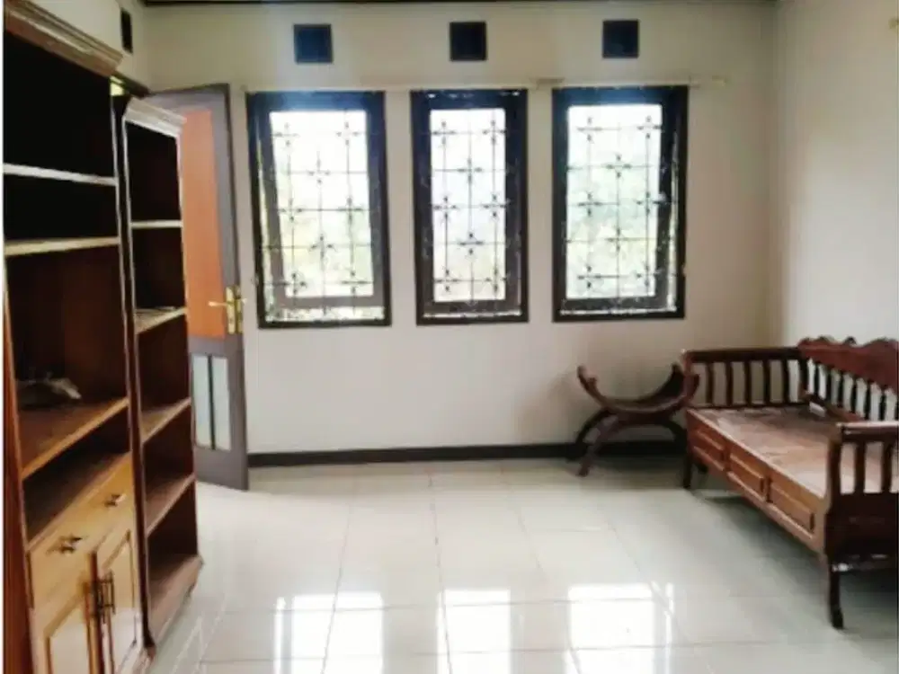 Rumah Tinggal Semi Furnish di Komplek Culdesac Sersan Bajuri Bandung