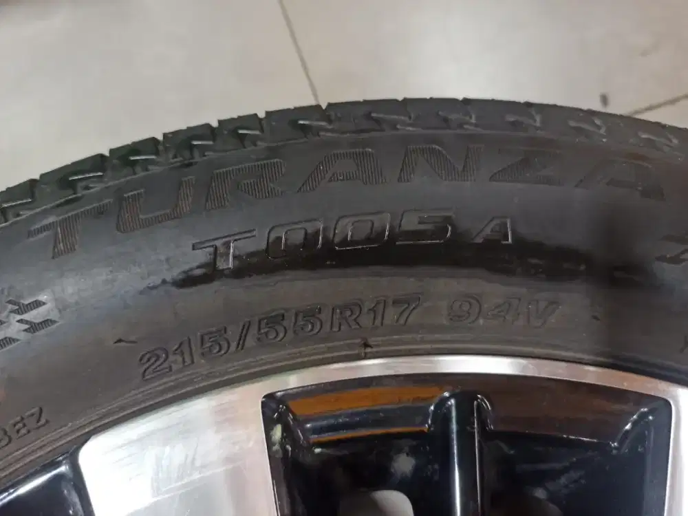 Ban mobil BRV merk Turanza