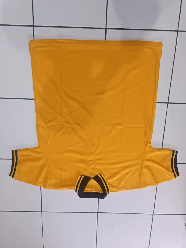 Kaos kerah wangky polos