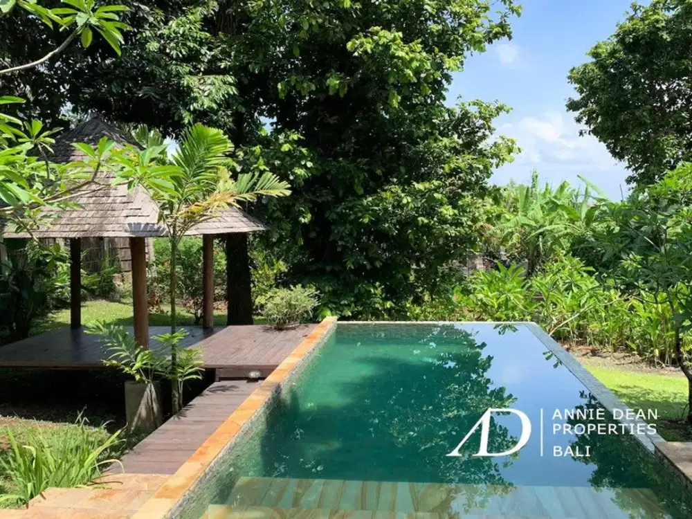 LEASEHOLD COMPLEX 4 VILLAS IN SESEH 150 M FROM THE BEACH