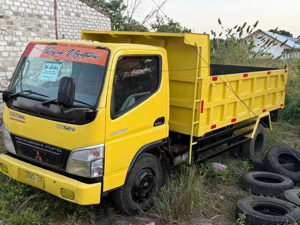 Dijual mobil Dump Truck, Mulus, pajak baru disaumlaki /tanimbar