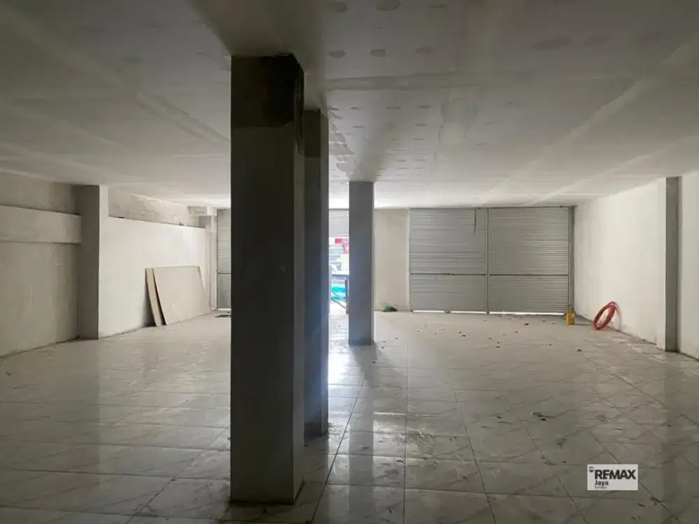 Commercial Shop Ideal For Business Owners For Rent In Legian