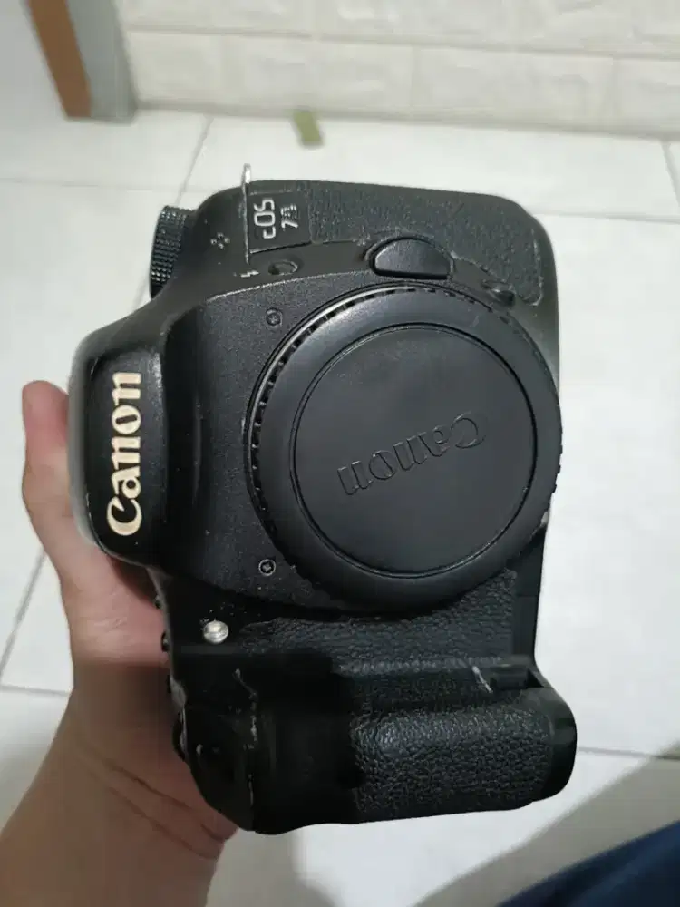 CANON 7D BODY ONLY