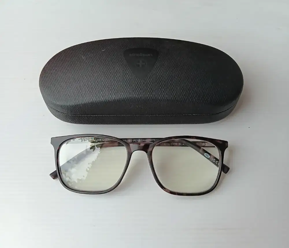 Kacamata Foster Grant original