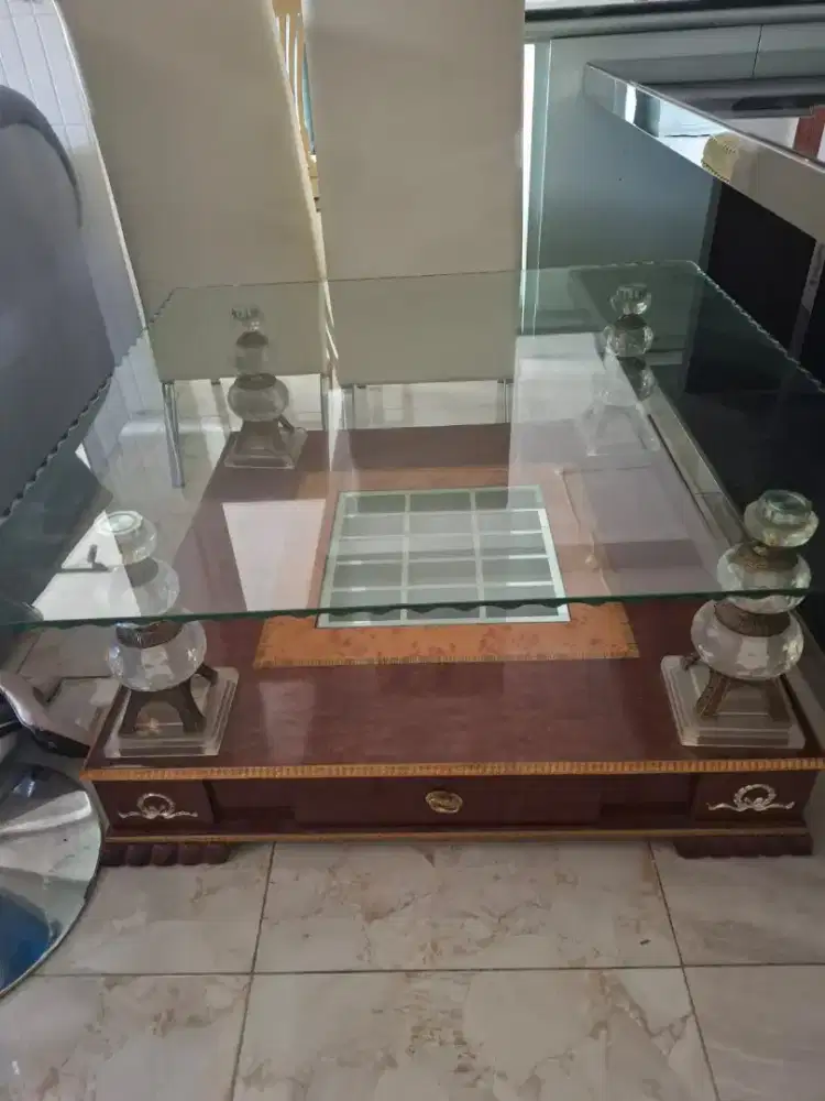 Meja Ruang tamu kaca