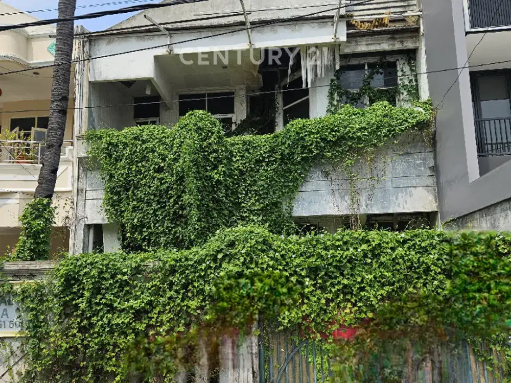 Rumah Tua  Lebar 8 Luas 200 Muara Karang