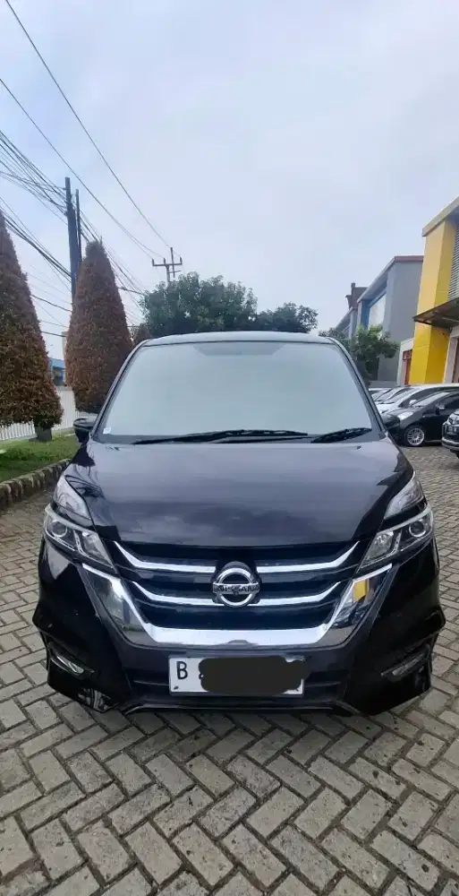 Nissan Serena HWS 2.0 At