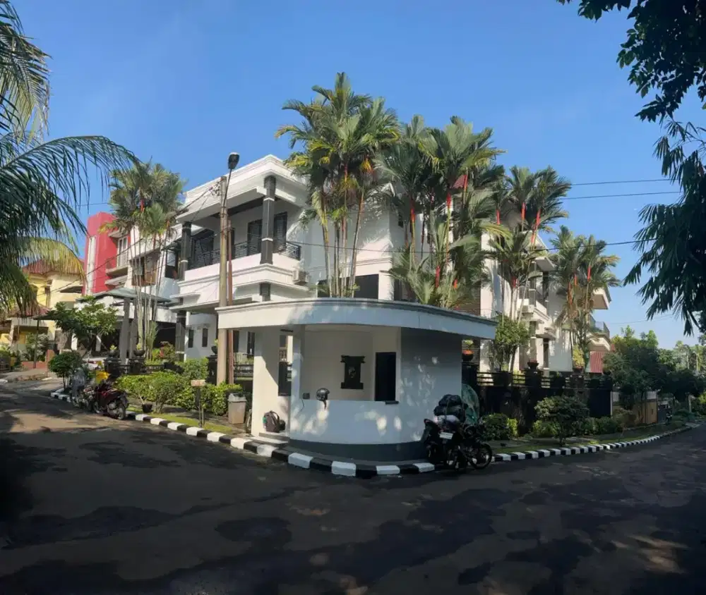 Dijual Rumah Hook Megah di Pesona Juanda