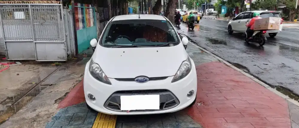 Ford Fiesta Type S 1.6 AT NIK Thn 2012 Akhir Putih