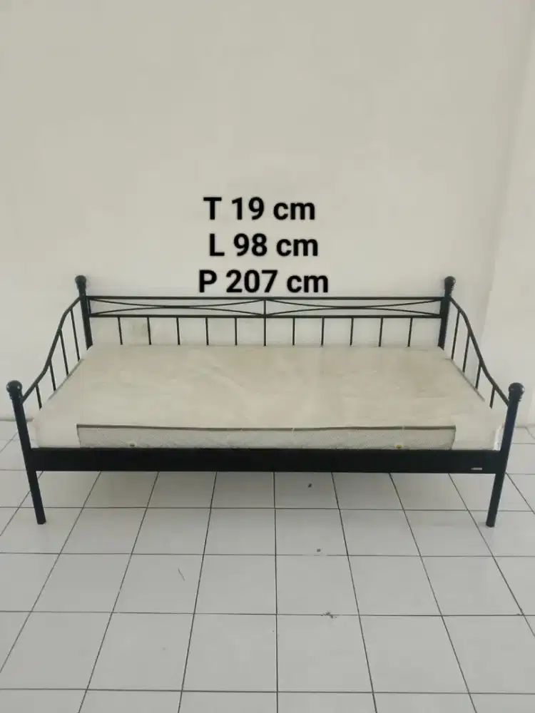 Dijual Day Bed + Matras Merk Informa