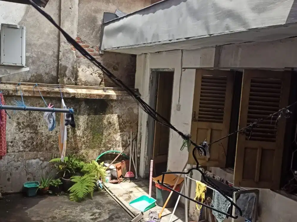 DiJual Rumah Hitung Tanah Jalan Raya Banyu Urip, dekat Pasar kembang, Simo, Dukuh Kupang